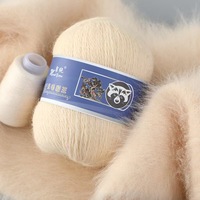 Direkt vom Hersteller Mitteldickes Langhaariges Nerzgarn Reines Seidengarn mit Gefärbtem Muster zum Handstricken für den Grenzüberschreitenden Export