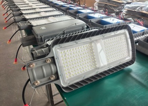 Lampadaires solaires séparés pour projets avec panneau solaire, éclairage de croisements et de voies principales, lampadaires solaires LED 60W 80W 100W 120W - Product Image 4