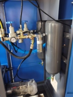 Machine de soufflage de bouteilles PET 5L semi-automatique, contrôlée par PLC, à moteur, haute performance, stable, équipement de fabrication de bouteilles