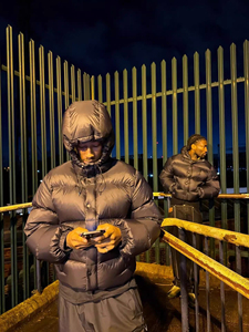 Chaqueta cortavientos de nailon negro reversible de alta calidad personalizada de EE. UU. al por mayor - Product Image 4