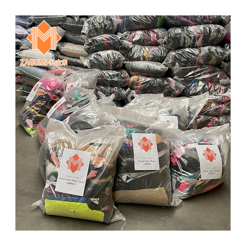 أطلق العنان للأزياء المستدامة: ملابس باهظة عالية الجودة للمشترين