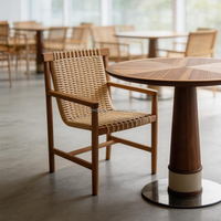 Ensemble de meubles de restaurant commercial moderne : chaise en rotin et bois pour restauration rapide, table et chaise pour café de loisirs