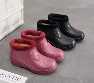 รองเท้าบูทกันน้ำสำหรับฤดูหนาว น้ำหนักเบาพิเศษ รองเท้าบูทหุ้มข้อสำหรับหิมะ พื้นรองเท้าหนา EVA บุขนกำมะหยี่ รองเท้าบูทกันฝน รองเท้าสำหรับใส่ในสวน - Product Image 1