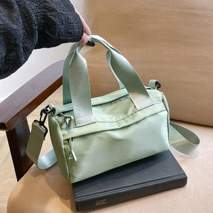 Bolso de mano multiusos para <span class=keywords><strong>mujer</strong></span>, bolso bandolera pequeño de un solo hombro, bolso de gimnasio informal de gran capacidad de nailon y poliéster con logotipo personalizado - Product Image 1
