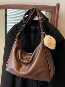 Multi-colored <b>leather</b> <b>large</b>-capacity shoulder bag, sweet style plush charm women's <b>handbag</b> series - Product Image 2