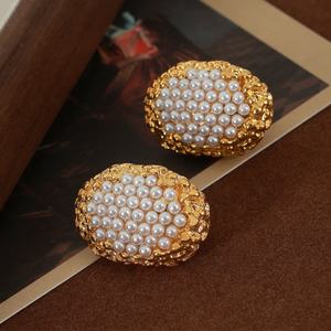 Clip d'oreille géométrique en zircon cubique, anti-allergie, couleur or 18 carats, acier inoxydable, clip d'oreille statement pour femme, bijoux - Product Image 3