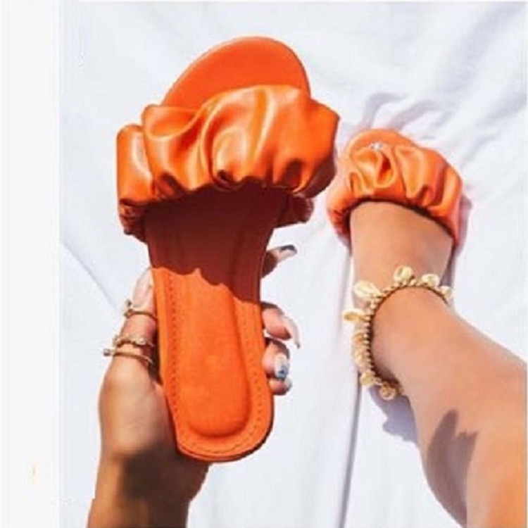 2021 модные стильные кожаные шлепанцы на плоской подошве; Пляжные мягкие пикантные кожаные женские Тапочки