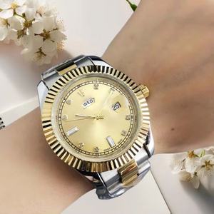 Montre pour femme en acier inoxydable bicolore or, cadran diamanté, affichage de la date et du jour, montre-bracelet de luxe tendance - Product Image 4