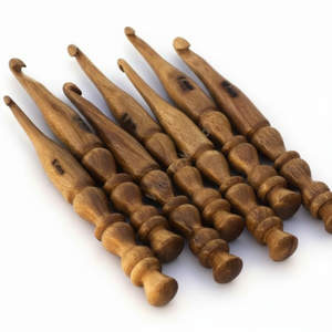Ensemble de crochets en bois de Sesham Outil de tricot artisanal 7 tailles Confortable Robuste pour tricoter à la main Crochet Crochet - Product Image 1