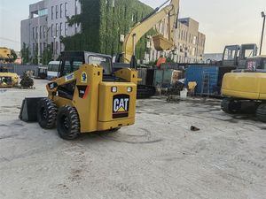 Offre Spéciale : Mini-chargeuse compacte CAT226B d'occasion – Capacité de levage stable, pneus résistants à l'usure, faible entretien - Product Image 2