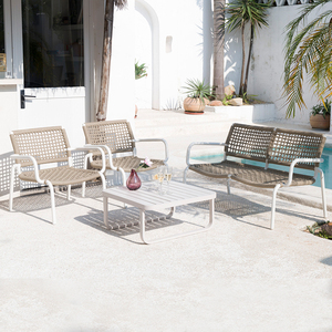 Ensemble de mobilier de jardin extérieur en corde tressée avec structure en aluminium, sièges et table basse pour terrasse, bord de piscine et balcon - Product Image 1