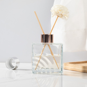 100mL Botellas difusoras de caña de vidrio cuadradas vacías Diseño ondulado Difusores de aromaterapia de vidrio Botellas Frascos difusores de aceites esenciales - Product Image 4