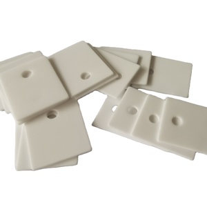 To-3P A-220 A-247 A-264 Die Cut Dimensioni 96% di Ossido di Alluminio di Ceramica Piastra Isolante Foglio