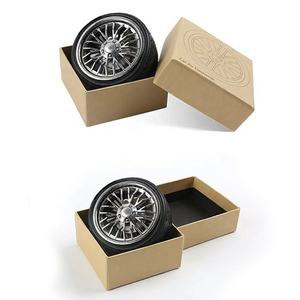 Ambientador de <span class=keywords><strong>Coche</strong></span> con Aroma Sólido Automotriz, Diseño Único en Forma de Neumático, Rotación, Perfume de Aceite Suelto al por Mayor, Clip de Ventilación - Product Image 3