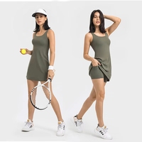 Ensemble de robe de tennis pour femmes personnalisée avec soutien-gorge intégré, poches pour shorts, tenue respirante à haute élasticité pour la course à pied et les sports