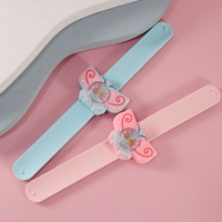 Anime Cute Boy and Girl Silicone Toy Pat-pat Watch peut être personnalisé