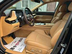 Comodidad de Primera Clase, Genesis G90 Edición Lujo 2024, Limusina Ejecutiva, Sedán Deluxe para Uso en Fueras Oficiales - Product Image 5