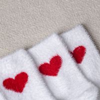 Premium Plüsch-Fleece Antibakterielle Dicke Gestrickte Flauschige Socken mit Lieblichen Herz-Prints für Damen, Halten Warm im Ganzen Winter, Gemütlicher Nerzeffekt