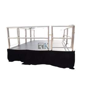 שלב מעץ מלא שלבים חיצוניים ניידים עם 4 רגליים עם מעקה ומגן חצאיות - Product Image 3