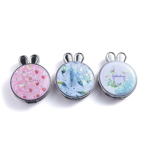 Cadeaux créatifs, miroir de poche pliable en forme de tête de lapin avec liquide de sable mouvant brillant en cristal - Product Image 6