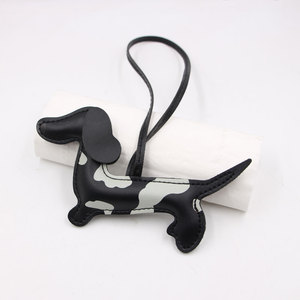 Porte-clés léger et pliable en cuir PU écologique pour chien Teckel avec impression typographique pour la décoration de sac à main - Product Image 3