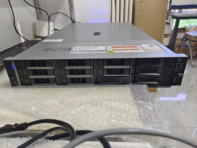 New Power Edge R 760 XS Dual-Socket 2U Rack-Mount High-Performance Network Server R 760 XS for SSD or HDD Hard Drive in Stock