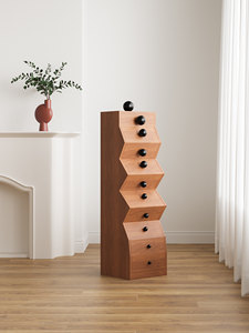 Armoire murale étroite vintage française en bois massif irrégulier à 5 tiroirs pour chambre à coucher, bout de canapé ou de lit - Product Image 2