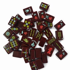 Juego de Mahjong Americano de Lujo Brooklyn Street, Fichas Acrílicas Rojas Oxblood de 1.26 Pulgadas, 160 Piezas, Diseño Urbano Brownstone Grabado - Product Image 2