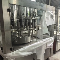 Ligne de production automatique de boissons, équipement complet de remplissage et d'embouteillage pour l'eau, les jus, les boissons gazeuses en canettes et en plastique