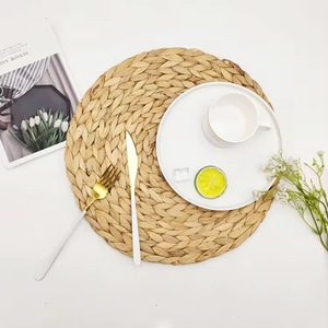 Napperons ronds en rotin tressé naturel épais en jacinthe d'eau du Vietnam, faits à la main, pour la maison, vente en gros à prix abordable - Product Image 4