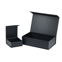 Boîte cadeau rigide en papier noir avec fermeture magnétique et insert en mousse, personnalisable en usine pour bouteille de whisky et verre individuels
