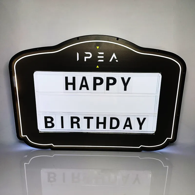 誕生日パーティーのための充電式アクリルメッセージボードレターボードサインプログラム可能なLEDメッセージボード