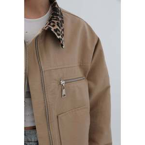Chaqueta Corta con Detalles Decorativos para Mujer Soul - Chaqueta Corta Color Camel con Diseño Moderno para un Estilo Casual y Elegante - Product Image 6
