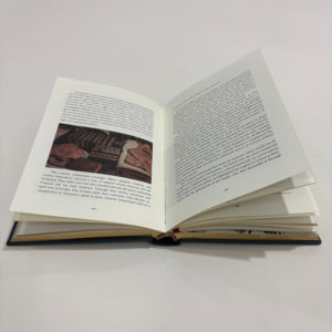 บริการพิมพ์หนังสือปกแข็งพรีเมียม นิยายเวทมนตร์ พิมพ์สีเต็มรูปแบบ ขอบพ่นสี  บริการพิมพ์จำนวนมาก - Product Image 3