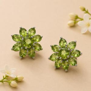 Boucles d'oreilles clous florales en argent sterling 925 plaqué rhodium avec péridot - Product Image 2