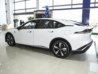 2025 Deepal SL03 Facelift Extended-Range Elite Blanc Comète 140 km d'autonomie électrique pure pour l'exportation