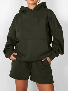 ชุดเซ็ตฮู้ดดี้และกางเกงขาสั้นสองชิ้น พิมพ์โลโก้ตามสั่ง คุณภาพสูง สตรีทแวร์ เนื้อผ้าหนานุ่ม ระบายอากาศได้ดี ชุดวอร์มผู้หญิงทรงโอเวอร์ไซส์ - Product Image 3