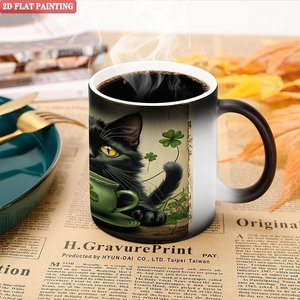 Taza Mágica de Cerámica Negra Esmerilada de 11 oz, Sensible al Calor, con Diseño de Gato y Trébol, Pintura Plana 2D - Product Image 5