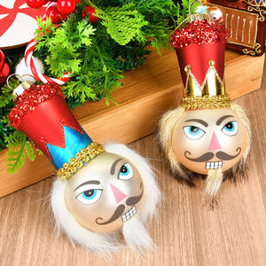 Décoration de Noël artisanale en verre peint en forme de Père Noël Casse-Noisette, finition brillante, pendentif pour arbre de Noël, décoration de fête - Product Image 4