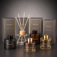 Diffuseur d'aromathérapie en verre de luxe de 120 ml avec bâtonnets en rotin, logo personnalisable, boîte de couleur, couvercle et bouchon à vis