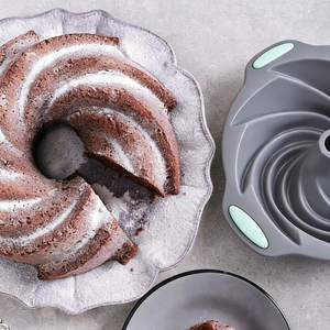 แม่พิมพ์<span class=keywords><strong>เค้ก</strong></span>ซิลิโคน 3 มิติ ลายวนขนาดใหญ่ ถาดทำขนม DIY ใช้ซ้ำได้ สำหรับอบ<span class=keywords><strong>เค้ก</strong></span> มูส ขนมอบ อุปกรณ์ทำขนม งานวัน<span class=keywords><strong>เกิด</strong></span> เยลลี่ - Product Image 6