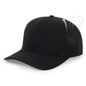 Gorra de béisbol de cuerda con logotipo de Pvc de goma personalizada de 5 paneles de alta calidad, sombrero perforado con agujero cortado con láser impermeable, sombrero de papá de golf de rendimiento