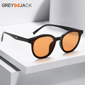 แว่นกันแดดเกรย์แจ็คกรอบพีซีสำหรับทุกเพศ เลนส์ Ac ป้องกันรังสียูวี 400 ประเภท 3 แว่นกันแดด สีดำ 8906 - Product Image 2