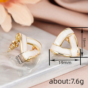 Orecchini a triangolo con glitter per donna, design geometrico, da indossare tutti i giorni, accessori regalo per feste - Product Image 6
