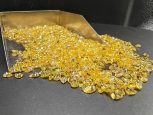 Nouveauté : Saphir <span class=keywords><strong>Jaune</strong></span> Naturel Brillant Taillé en <span class=keywords><strong>Poire</strong></span> pour Bijoux Haut de Gamme 0,9-5 mm - Product Image 3