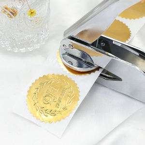 Sello de relieve personalizado con mango metálico, sello de relieve personalizado para sobres de papel con pegatinas de boda, sello de relieve personalizado. - Product Image 4