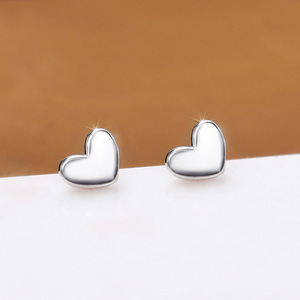 Boucles d'oreilles en forme de cœur Altrhires, plaquées or, bijoux unisexes tendance, cadeau pour elle ou lui - Product Image 5