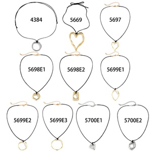 Женское винтажное ожерелье с геометрическим шармом - Product Image 5