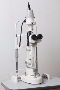 หลอดไฟสำหรับเครื่องตรวจตาแบบช่องแสงขยายภาพแบบกาลิเลียน ปี 2020 รุ่น Aupha V Hongdee OEM CE - Product Image 2