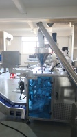 Machine à emballer automatique de poche de poudre de café moulu de haute précision 500g 1kg Machine à emballer instantanée de poudre de café de poudre de cacao
